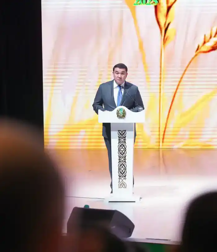 В ТУРКЕСТАНСКОЙ ОБЛАСТИ ПОЧЕТНЫМИ ЗНАКАМИ ОТМЕТИЛИ РАБОТНИКОВ СЕЛЬСКОГО ХОЗЯЙСТВА (7)