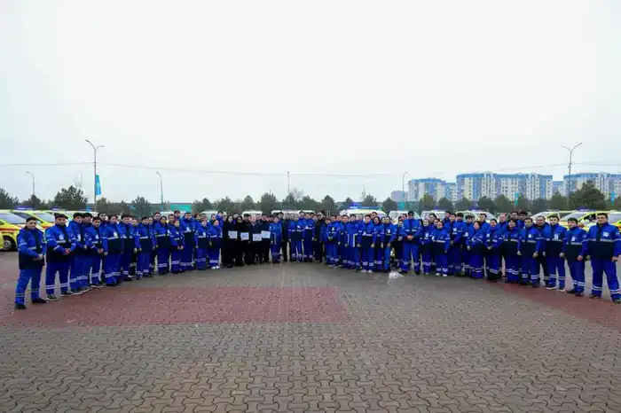 Передача 30 новых санитарных автомобилей службе скорой помощи Шымкента Астане