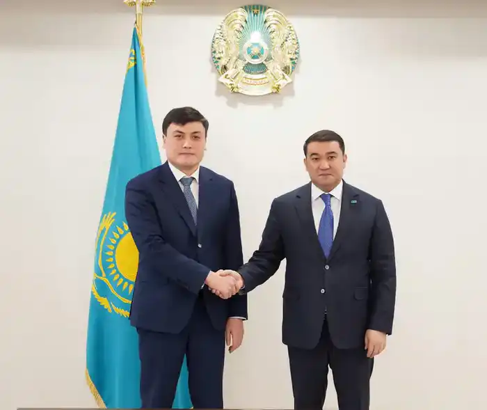 АКИМ ТУРКЕСТАНСКОЙ ОБЛАСТИ ВСТРЕТИЛСЯ С ПРЕДСЕДАТЕЛЕМ «ПГУ ТУРКЕСТАН» (2)