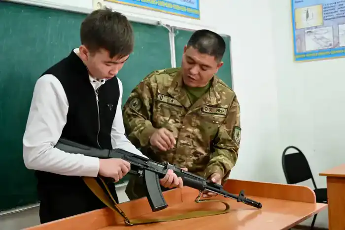 В Казахстане обновлены правила НВП: армия усиливает подготовку допризывников (6)