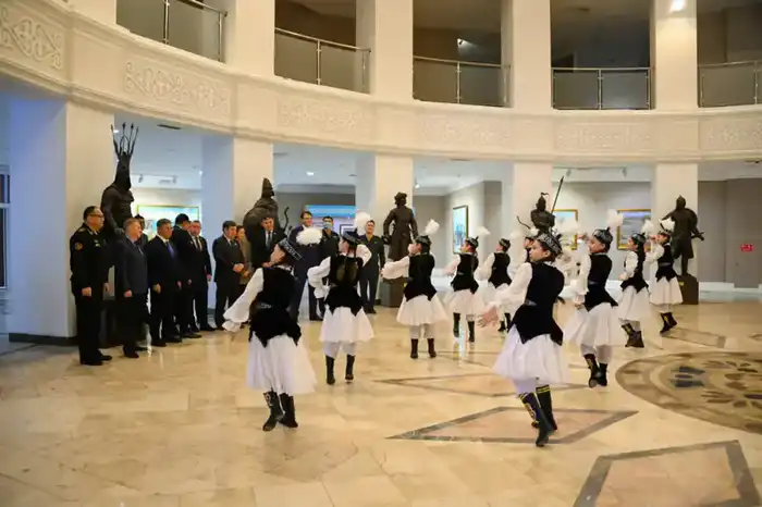 В Астане сенаторы ознакомились военно-патриотической работой в Вооруженных силах (7)