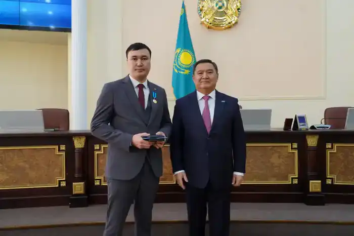 Государственные награды получили лучшие представители рабочих профессий (6)