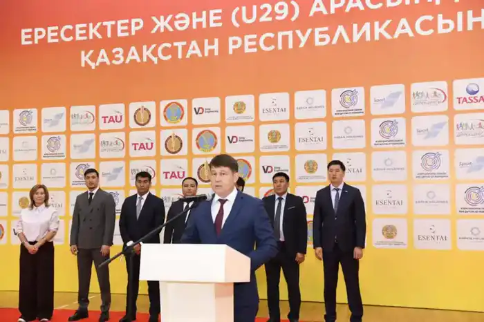 В Астане стартовал зимний чемпионат Казахстана по стрельбе из лука Астане