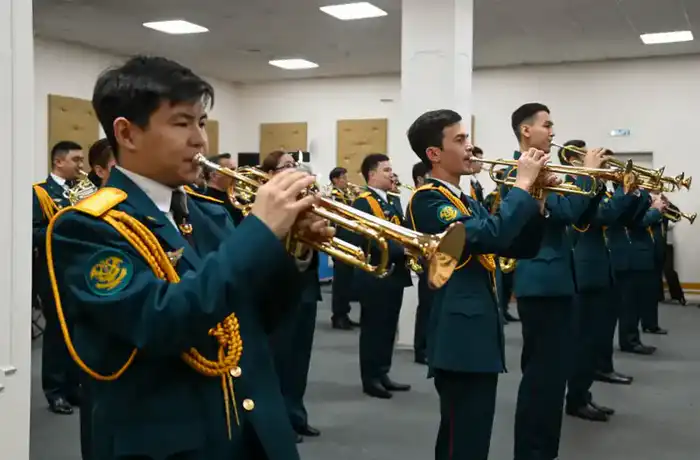 Сенаторы Астаны обсудили военно-патриотическое воспитание и законодательные изменения Астане