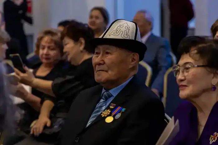 В Астане художественным коллективам вручили звания "Народный" Астане