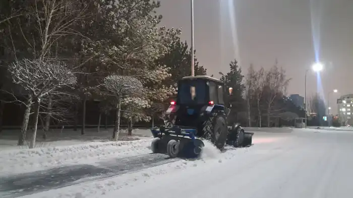 Снежный коллапс в Астане: последствия обильного снегопада и масштабные усилия по очистке города Астане