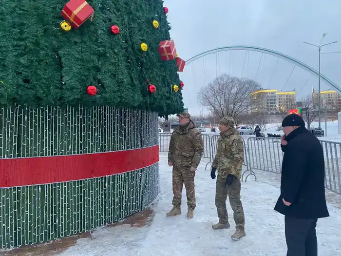 МЧС обеспечило пожарную безопасность при зажжении новогодних елок в столице (7)