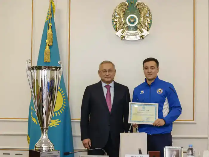 Бейбит Исабаев встретился с обладателями Кубка страны – мужской волейбольной команды «Жетісу» (10)