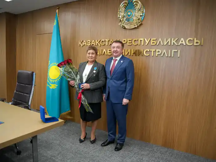 Награждение адвокатов в честь Дня адвокатуры Ерланом Сарсембаевым Астане