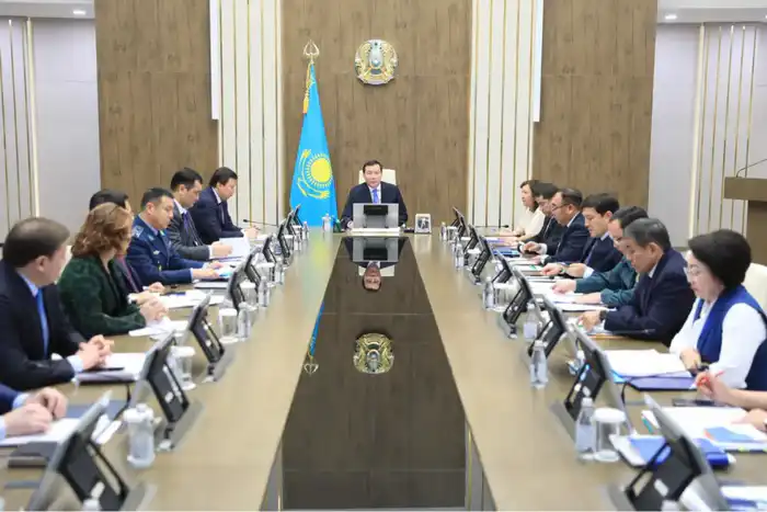 Праздничные караваны с участием персонажей шоу «Жыл 12 ай» пройдут по улицам Актобе 31 декабря (7)