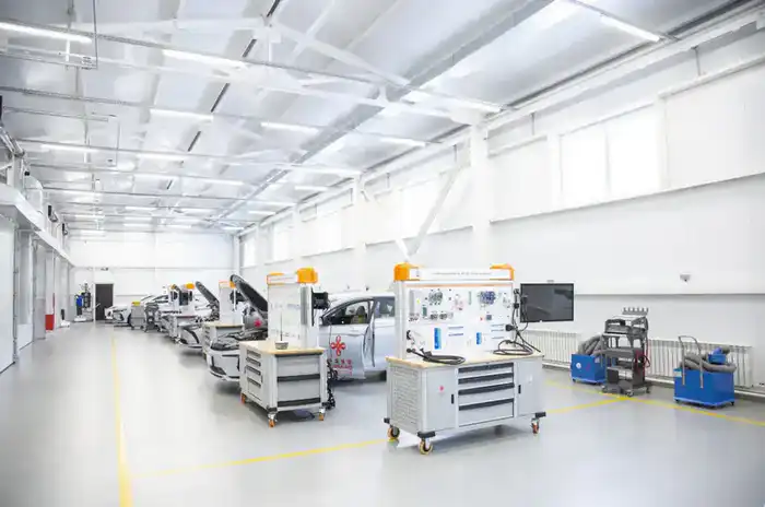 Инжиниринговый центр «SMART Driving Technology» запускает пилотные проекты для беспилотного такси в Восточно-Казахстанском техническом университете Астане