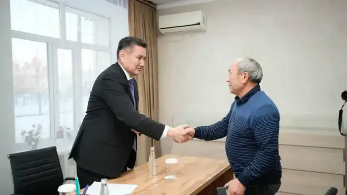 Аким ВКО провел встречу с населением района Улкен Нарын (5)