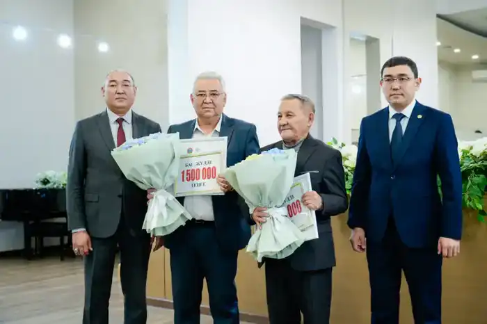 «Бостандық жырының бозжорғасы»: в Астане награждены победители республиканского конкурса поэтов-писателей (9)