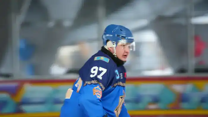 Мужество и командный характер: казахстанские спасатели покоряют международный хоккейный лед (7)