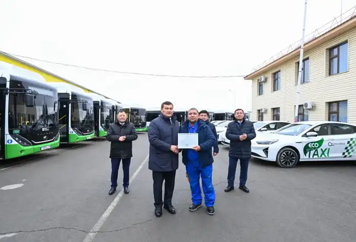 Глава региона встретился с сотрудниками «Қызылорда автобус паркі», «Қызылорда су жүйесі» (10)