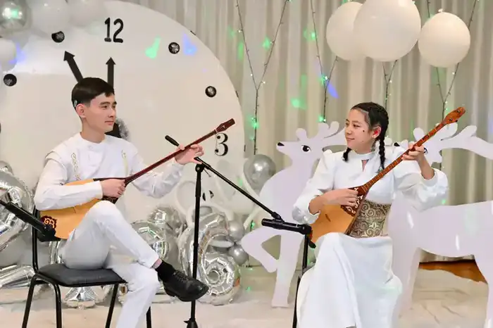 Аким области в преддверии Нового года посетил специальные школы-интернаты и Центр поддержки детей (4)