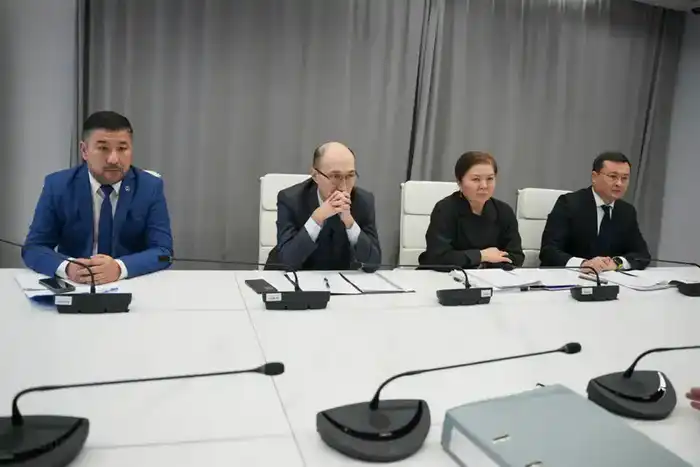 Министр юстиции РК Ерлан Сарсембаев провёл приём граждан (2)