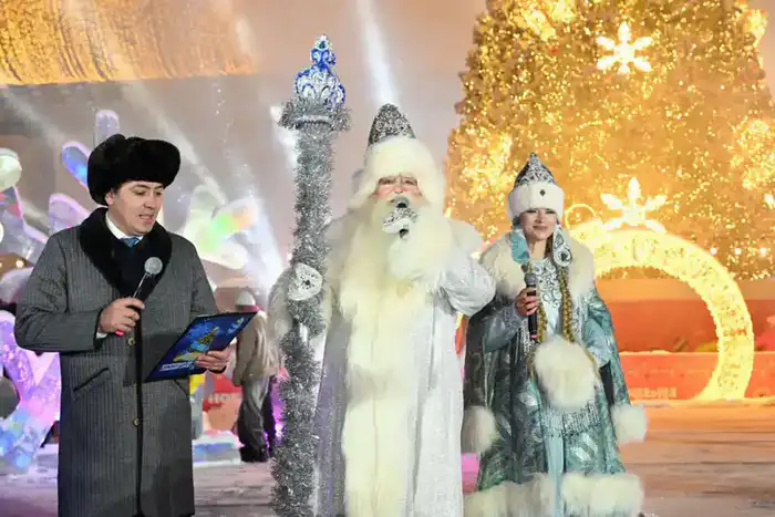 В Алматы зажгли главную новогоднюю ёлку (9)