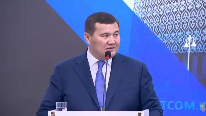 Аким Кызылординской области предупреждает о последствиях манипуляций с общественным мнением через фальшивые лайки и комментарии учителей Астане