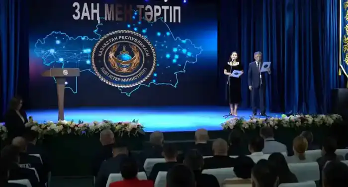 В Казахстане наградили 700 образцовых водителей в рамках акции по безопасности на дорогах Астане