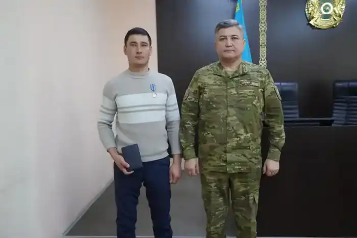 В области Абай наградили героев за проявленное мужество при пожаре Астане