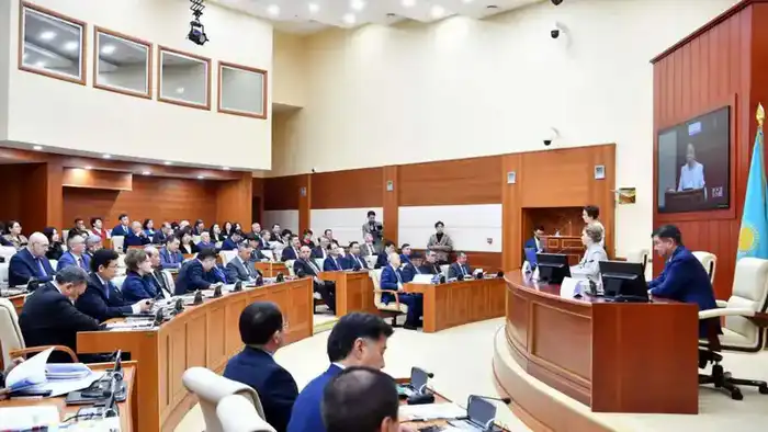 На Евразийском форуме обсудили перспективы парламентаризма в совершенствовании законодательства (2)