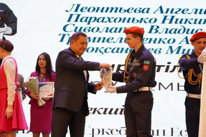 Итоги Года рабочих профессий: наградили студентов колледжей (2)