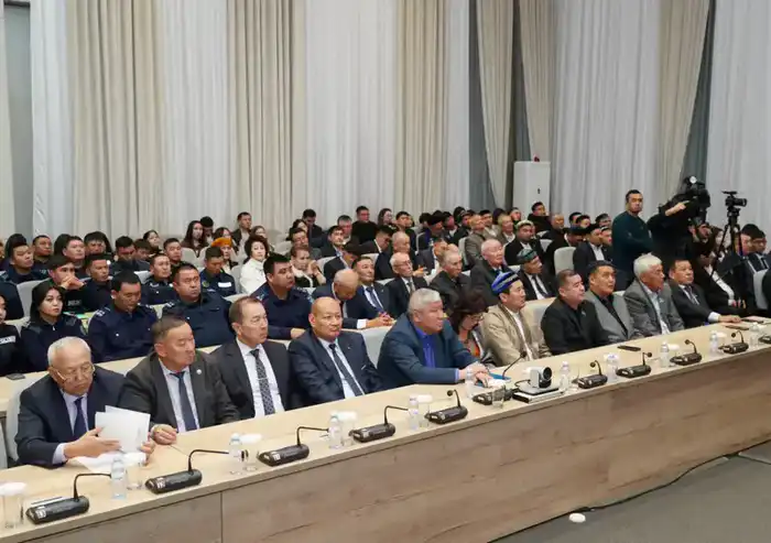 В ТУРКЕСТАНЕ С УЧАСТИЕМ СОВЕТНИКА ПРЕЗИДЕНТА ОБСУДИЛИ ПРИОРИТЕТНЫЕ НАПРАВЛЕНИЯ ПОСЛАНИЯ (2)