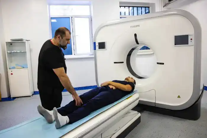 ГЛАВА МИНЗДРАВА ОЗНАКОМИЛАСЬ С РАБОТОЙ ЕНБЕКШИКАЗАХСКОЙ МНОГОПРОФИЛЬНОЙ ЦРБ (2)