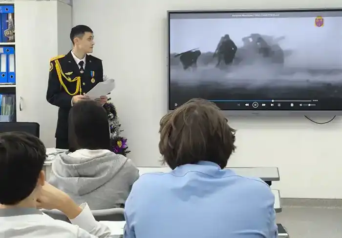 Уроки мужества провели военнослужащие военной полиции в столичных школах (2)