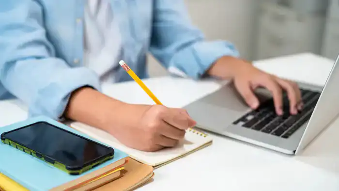 Астана: Учащиеся столичных школ переходят на дистанционное обучение из-за непогоды Астане