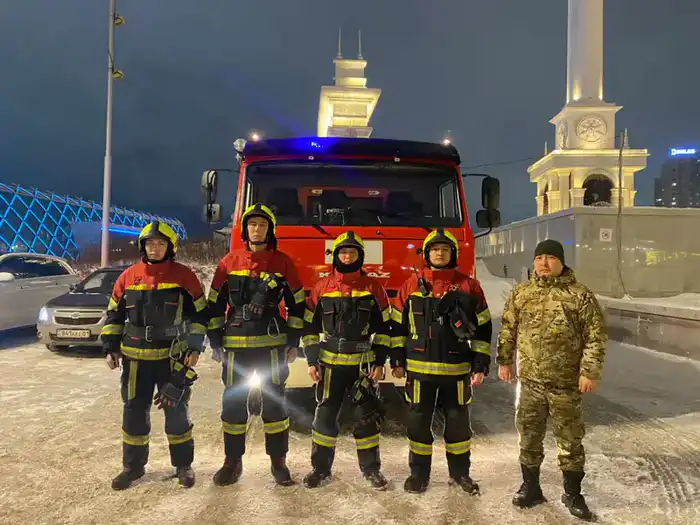МЧС обеспечило пожарную безопасность при зажжении новогодних елок в столице (2)