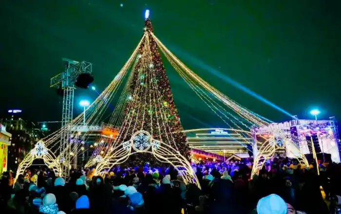 Зажжение новогодних ёлок в Астане: создание праздничной атмосферы и укрепление общественного единства Астане