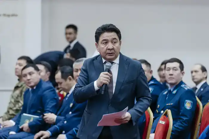 Состоялась отчётная встреча акима Атырауской области с жителями города Атырау (4)