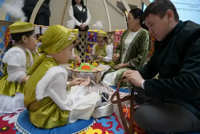 «Роль учения Аль-Фараби в педагогике»: в Астане прошла республиканская научно-педагогическая конференция (5)