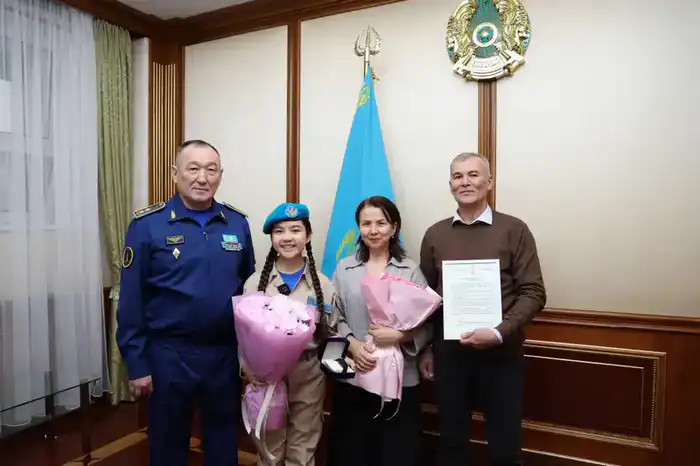 Министр обороны поздравил финалистку конкурса «Голос. Дети» Жасмину Тузелову (3)