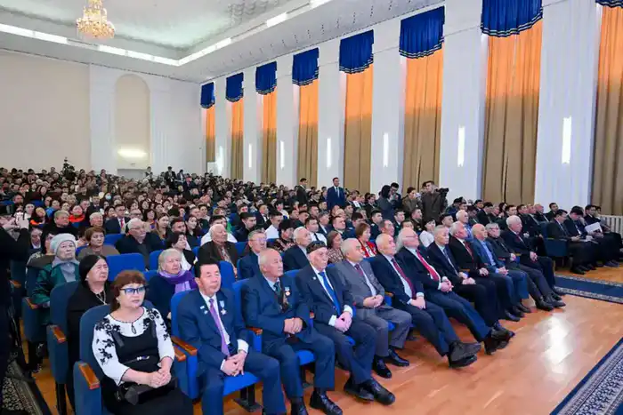 Встреча акима области с жителями Семея: обсуждение социально-экономического развития и планы на будущее Астане