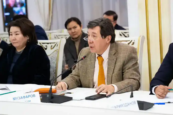 Возрождение казахской культуры на круглом столе Астане