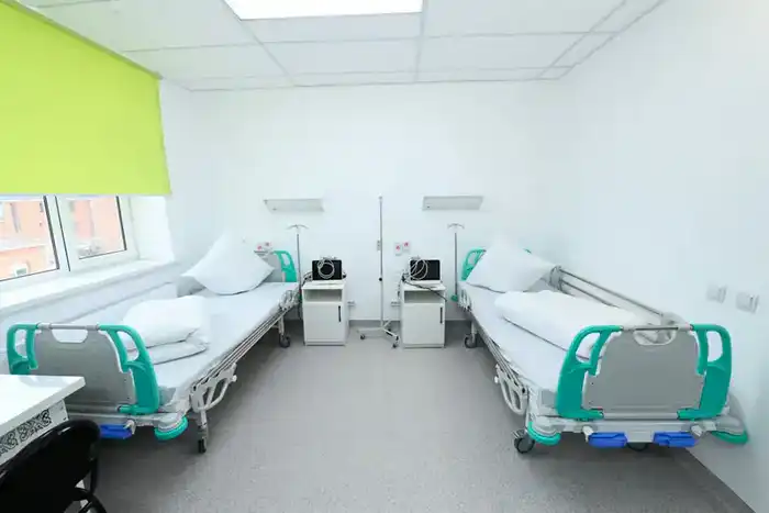 Глава региона осмотрел новую пристройку к центральной больнице (2)