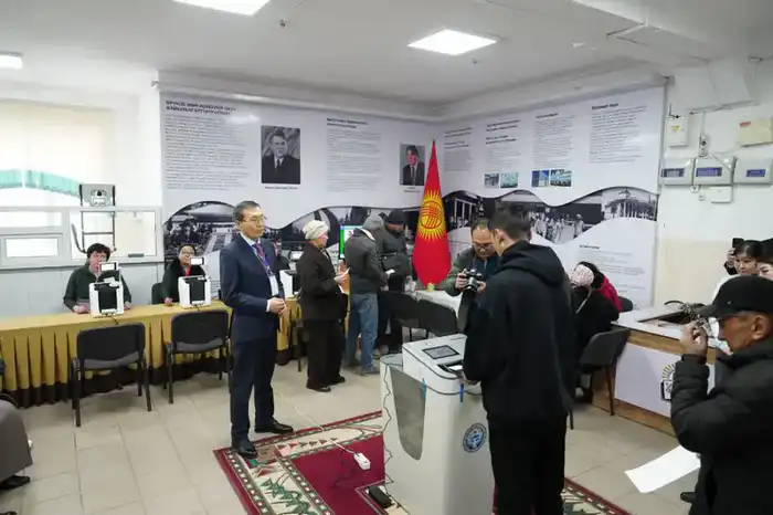 Казахстанская делегация под руководством Нурлана Абдирова наблюдает за выборами в Кыргызстане Астане