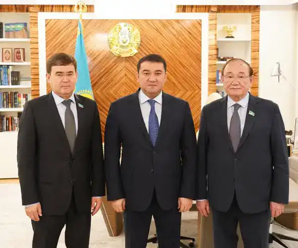 НУРАЛХАН КУШЕРОВ ВСТРЕТИЛСЯ С ДЕПУТАТАМИ СЕНАТА И МӘЖИЛИСА ПАРЛАМЕНТА РЕСПУБЛИКИ КАЗАХСТАН (3)