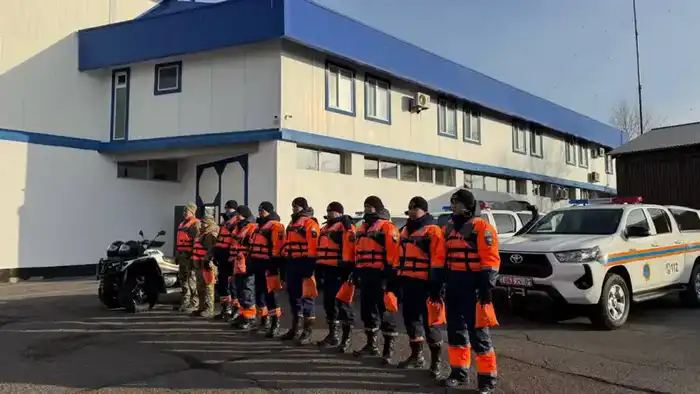 Опасности тонкого льда: спасатели предупреждают о рисках зимних водоёмов Астане