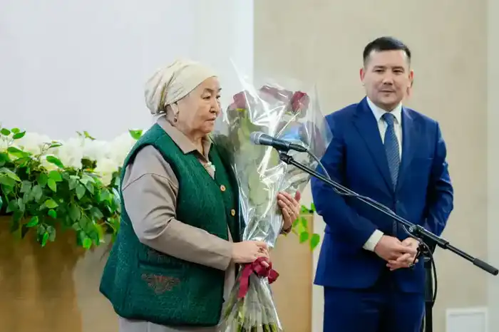 В Астане наградили победителей республиканского конкурса поэтов-писателей к 75-летию Несипбека Айтулы Астане
