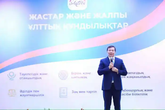 Студенты Западно-Казахстанского медицинского университета обсудили с авторами QazVac и экспертами национальные ценности и профессиональную ответственность Астане