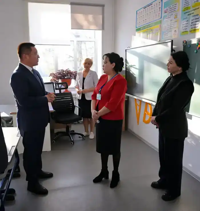 Аким области Асаин Байханов в рамках рабочей поездки посетил Успенский район, где ознакомился с ходом реализации социальных проектов (9)