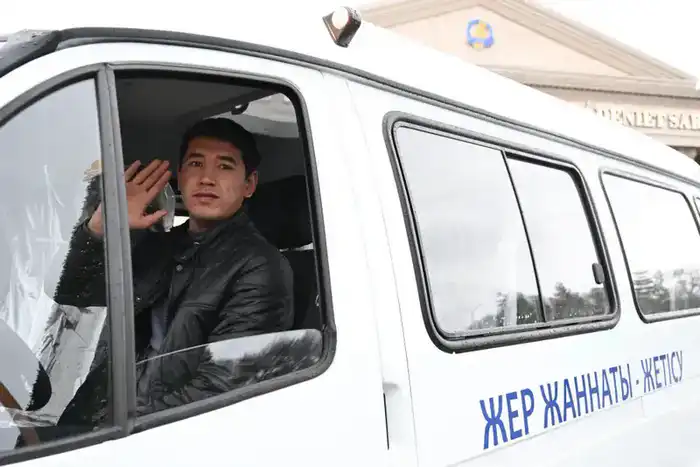 Учреждения культуры Жетісу получили ключи от автомобилей (8)