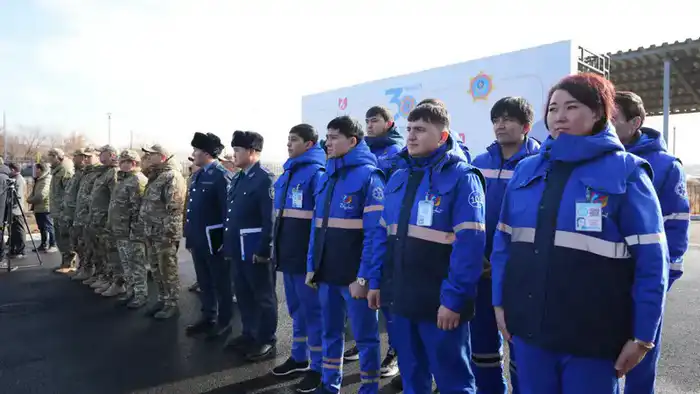 Глава МЧС дал старт работе первого в Казахстане универсального комплекса пожарных, медиков и полиции (7)