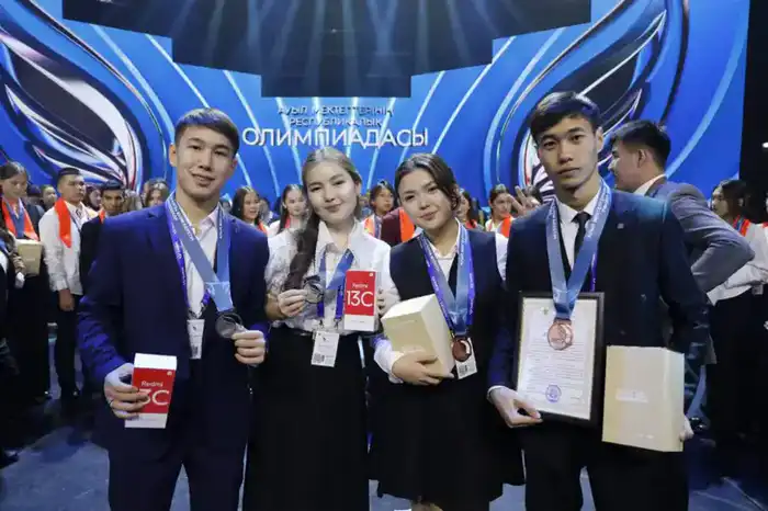 193 награды разыграны на Республиканской олимпиаде по общественно-гуманитарному направлению для учащихся сельских школ (2)