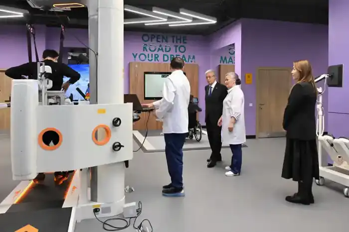 Президент осмотрел Центр инклюзивного спорта (2)