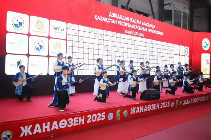 Дзюдоистские поединки: юные чемпионы Казахстана сражаются за место в сборной в Жанаозене Астане